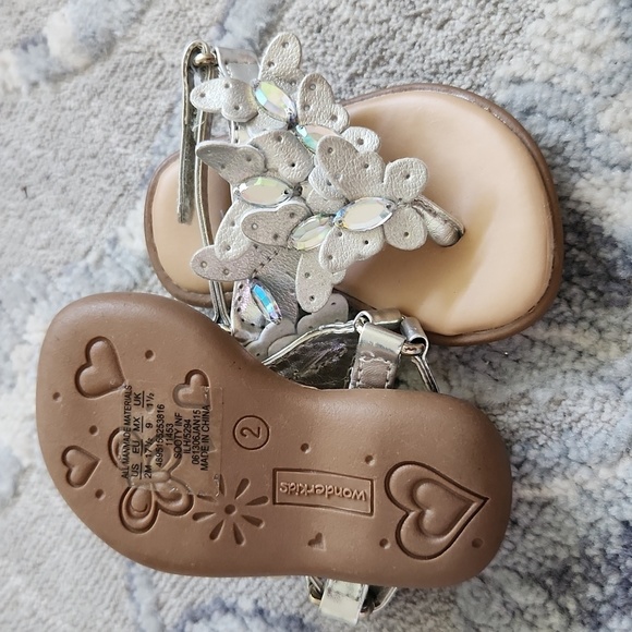 Baby sandals - Picture 2 of 3